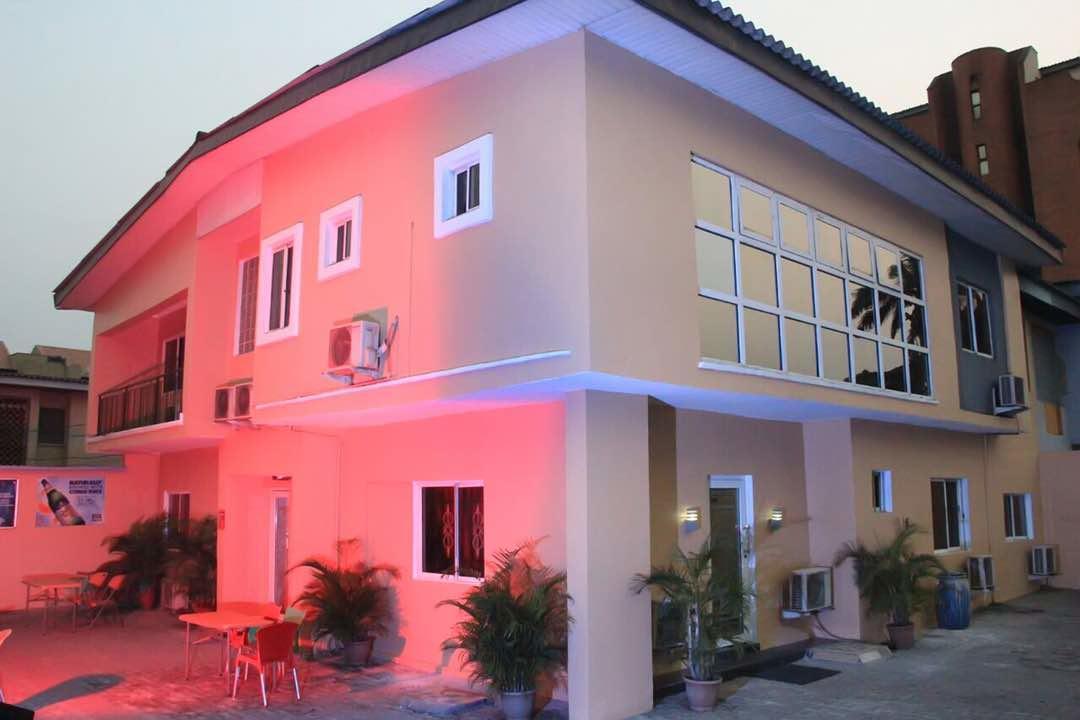 Chantella Suites Ikeja Exterior photo